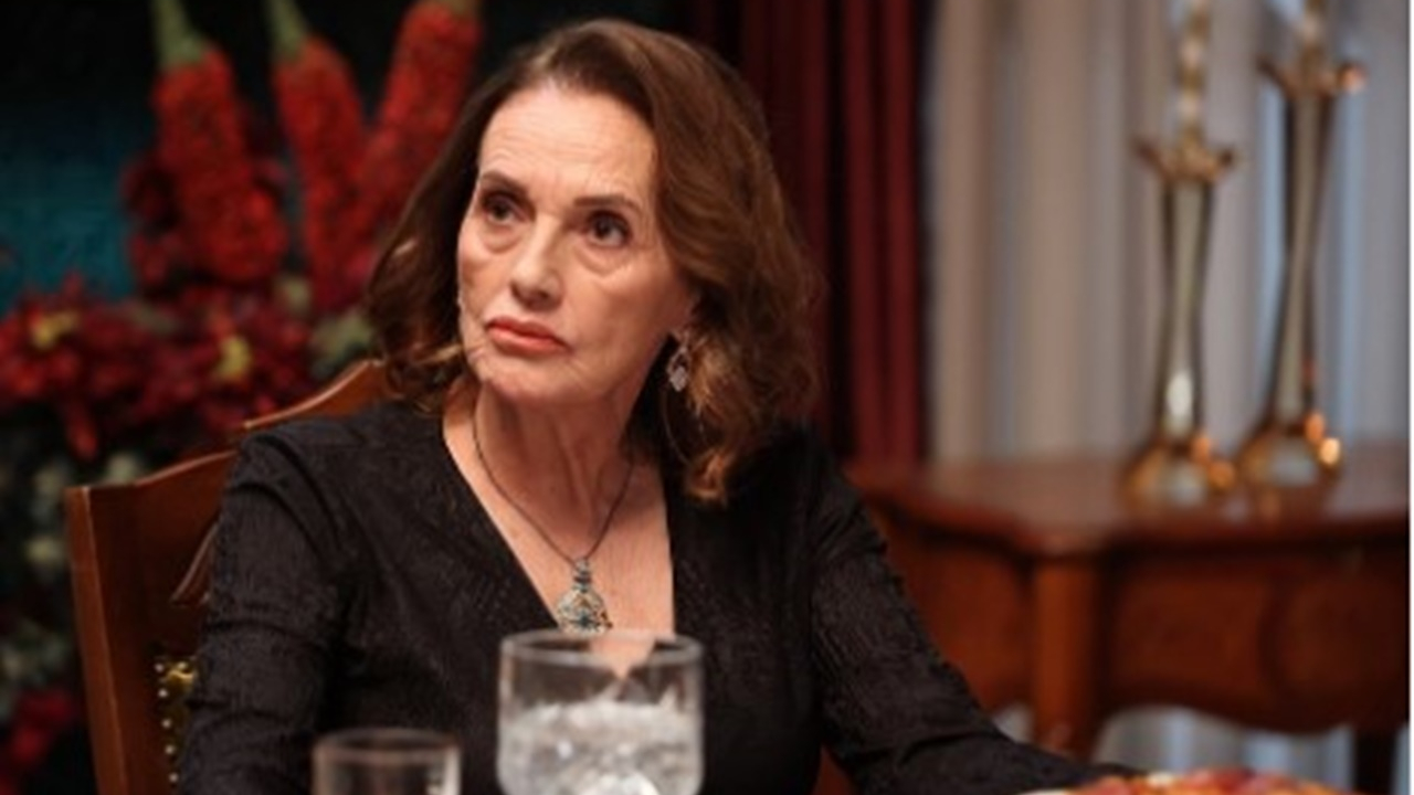 Aile dizisinin Hülya'sı Nur Sürer'i kahreden haber! Kardeş acısıyla yıkıldı