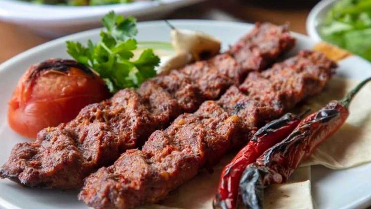 Evde Adana kebap nasıl yapılır?