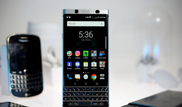 BlackBery, ilk su geçirmez tam dokunmatik telefonunu çıkaracak!