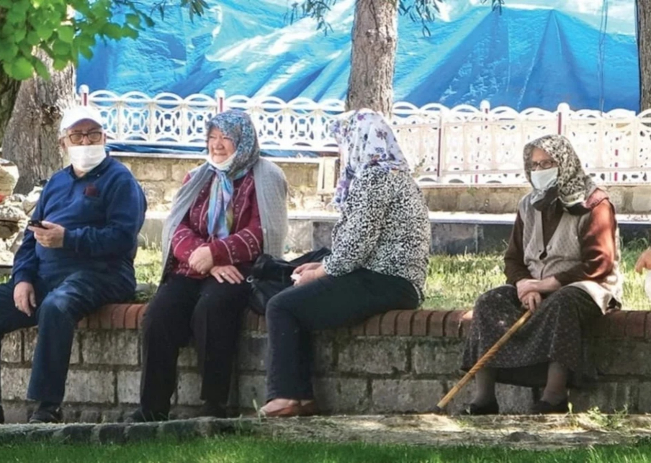 TÜİK verileri açıklandı: Cumhuriyet tarihinde ilk kez Türkiye'nin nüfusu hızla yaşlanıyor