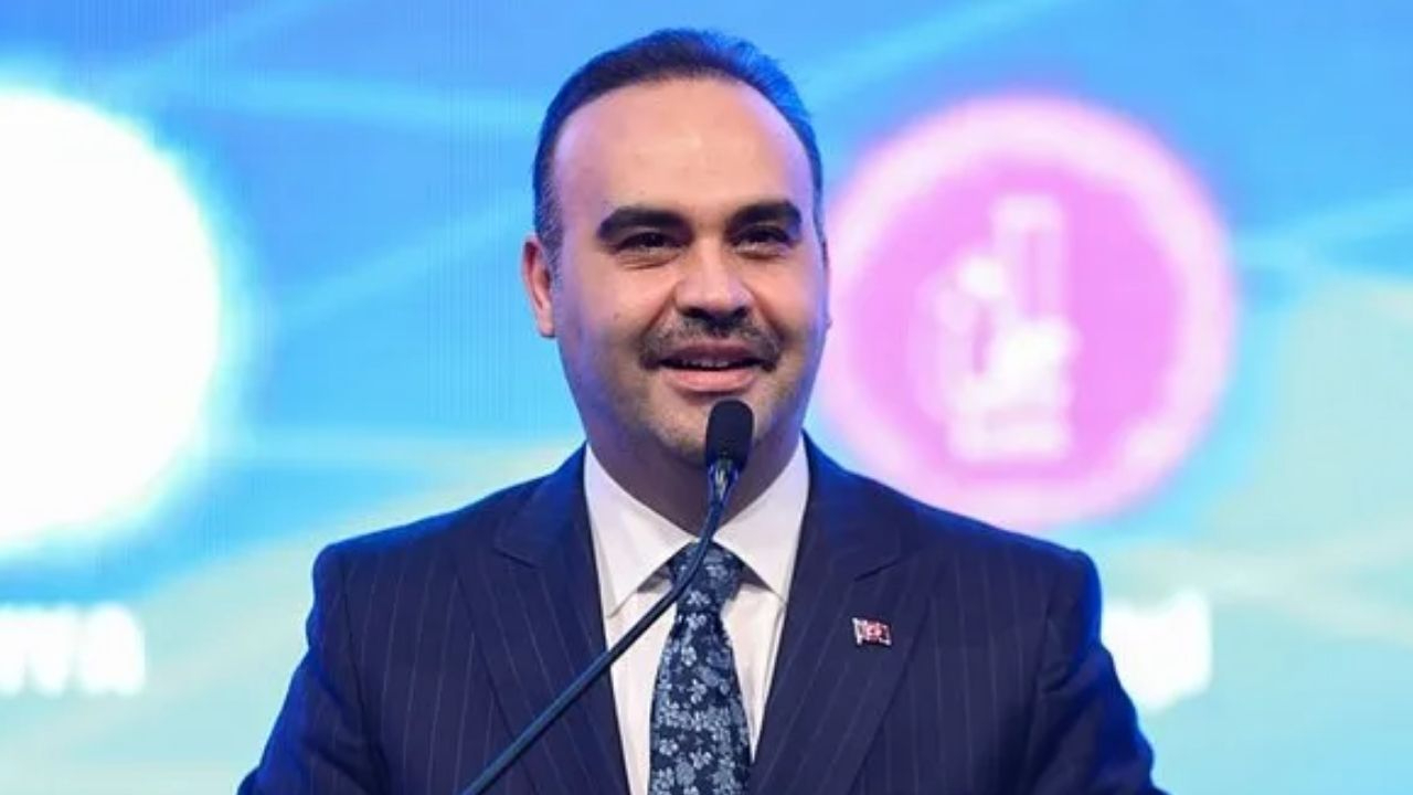 Alper Gezeravcı ile görüşen Bakan Kacır: "Türkiye tarih sayfasında yeni bir perde açtı"
