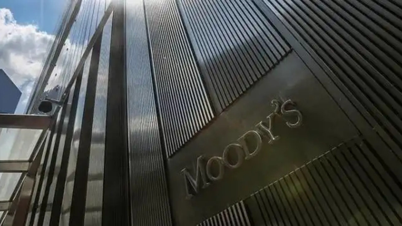 Moody's, İsrail'in kredi notunu düşürdü
