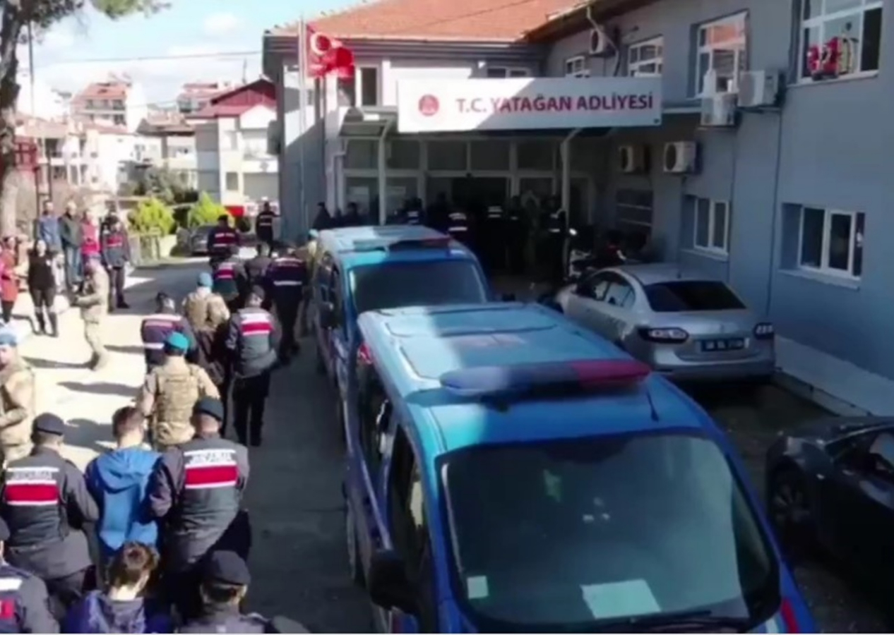 Bakan Yerlikaya duyurdu! 48 ilde eş zamanlı 'NARKOGÜÇ-49' operasyonu: Bir ton uyuşturucu ele geçirildi, 242 kişi gözaltına alındı