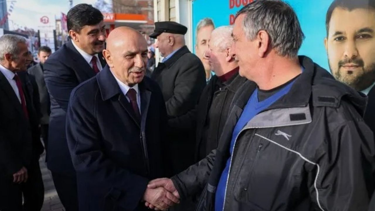 Turgut Altınok'tan Mansur Yavaş'a demokrasi dersi!