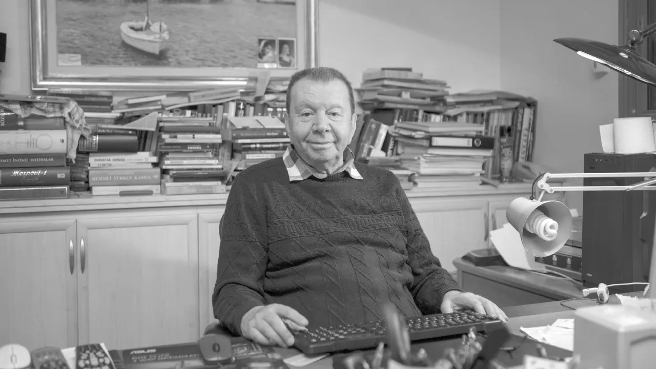 Eski Devlet Bakanı Yılmaz Karakoyunlu hayatını kaybetti