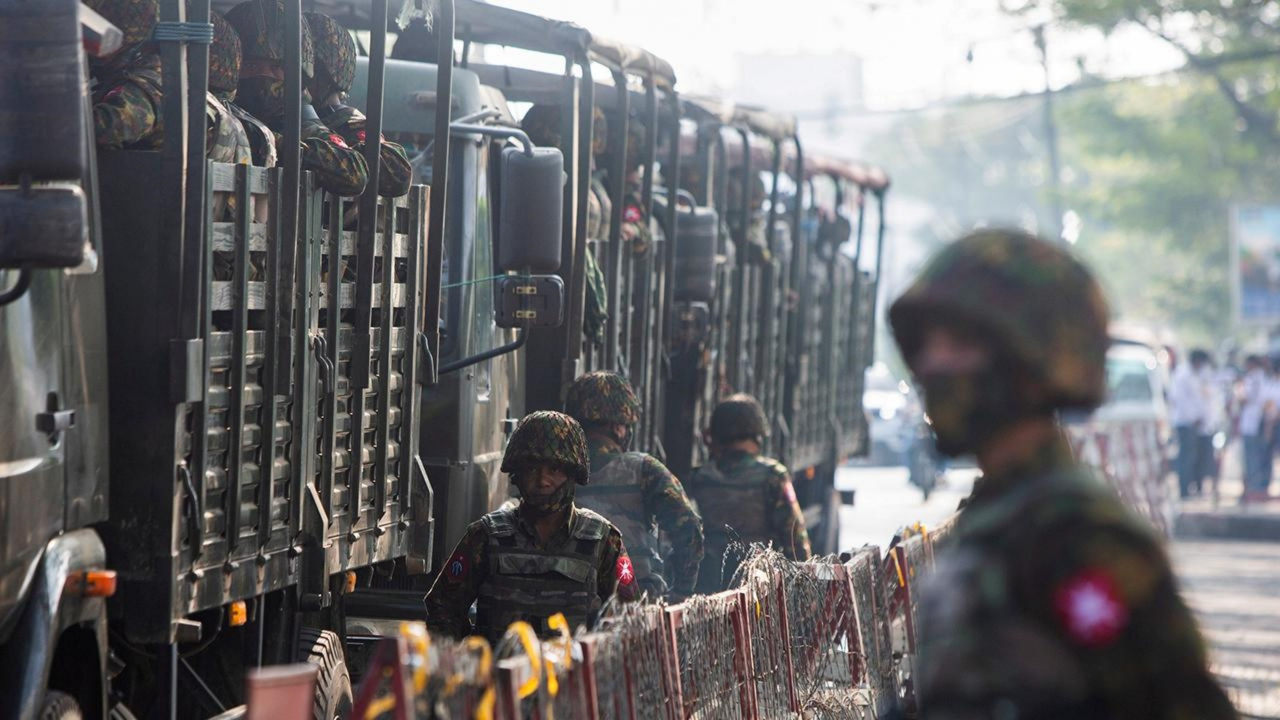 Askeri darbe sonrası Myanmar’da kadın ve erkeklere 5 yıllık zorunlu askerlik şartı!