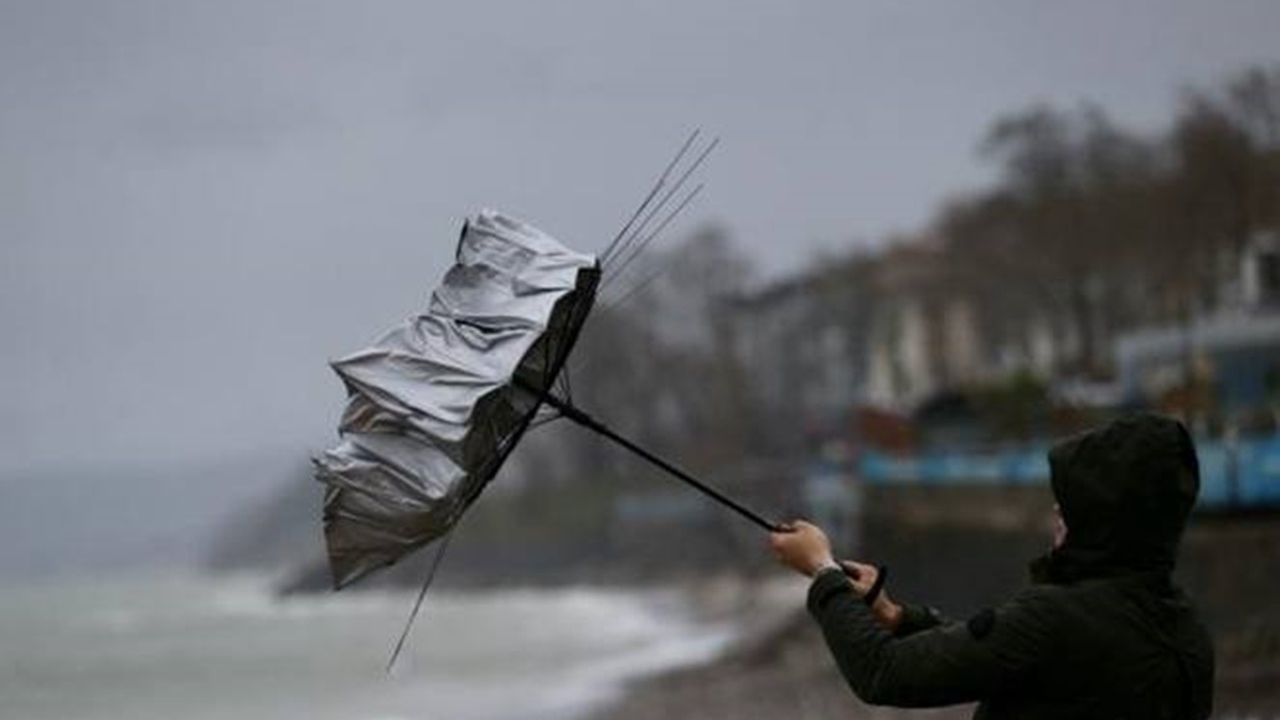 Meteorolojiden İzmir için sağanak yağış ve fırtına uyarısı!