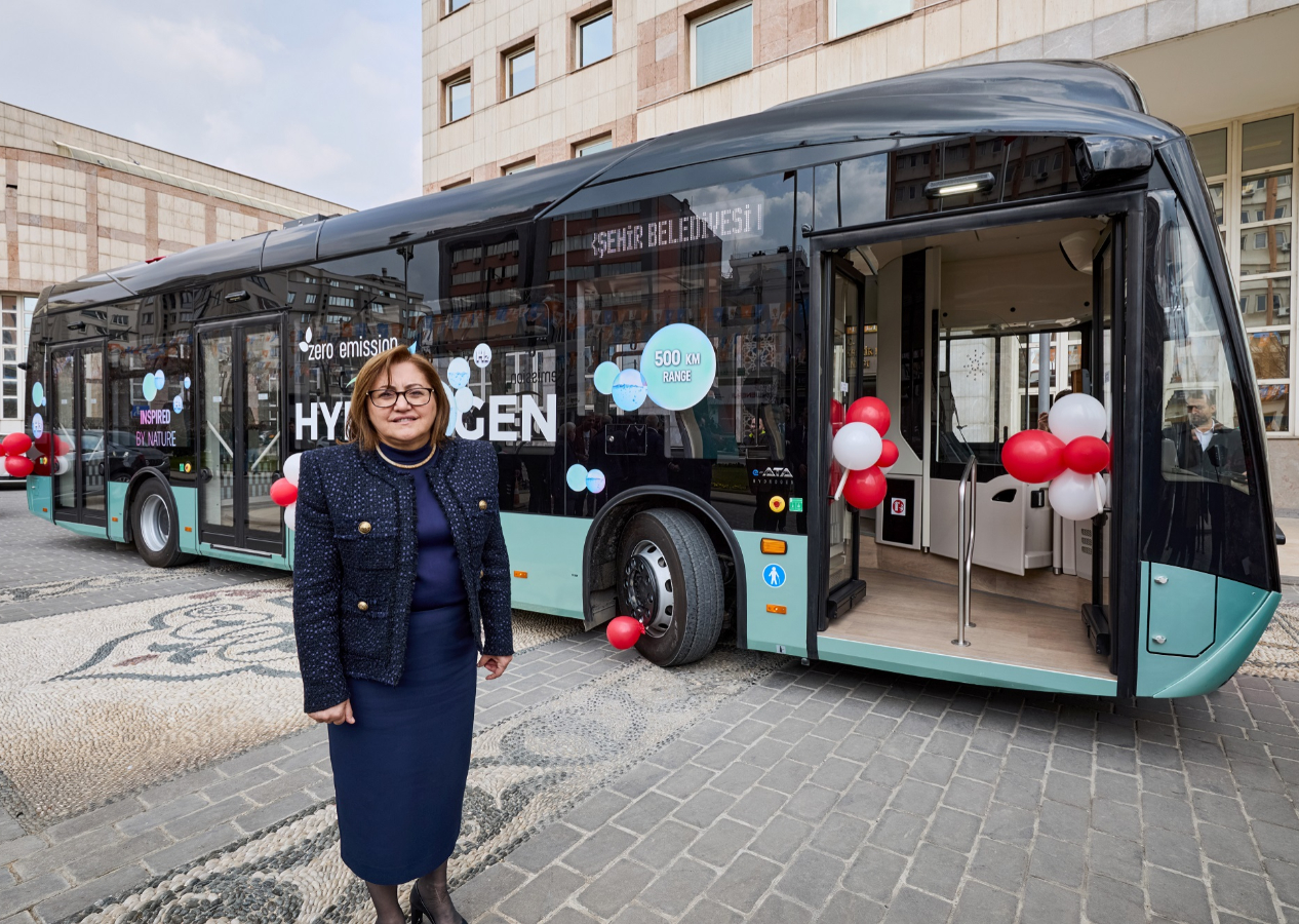 Türkiye'nin ilk hidrojenli otobüsü Gaziantep yollarında: "Bu şehir yeşil ve akıllı şehir"
