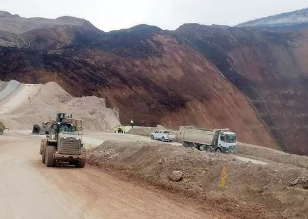 Erzincan'da altın madeninde toprak kayması! Firmadan ilk açıklama geldi: Acil durum planını devreye aldık!