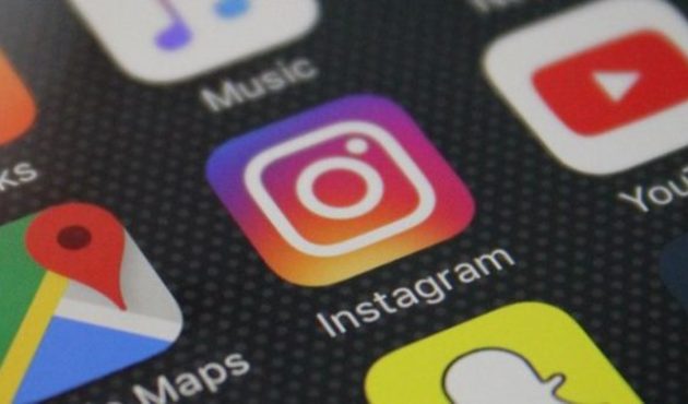 Ünlülerin telefonları ve e-postaları açığa çıktı!