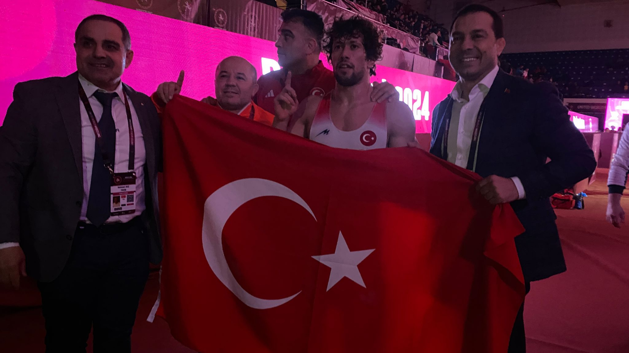Milli güreşçi Selçuk Can Avrupa Şampiyonası'nda altın madalya kazandı