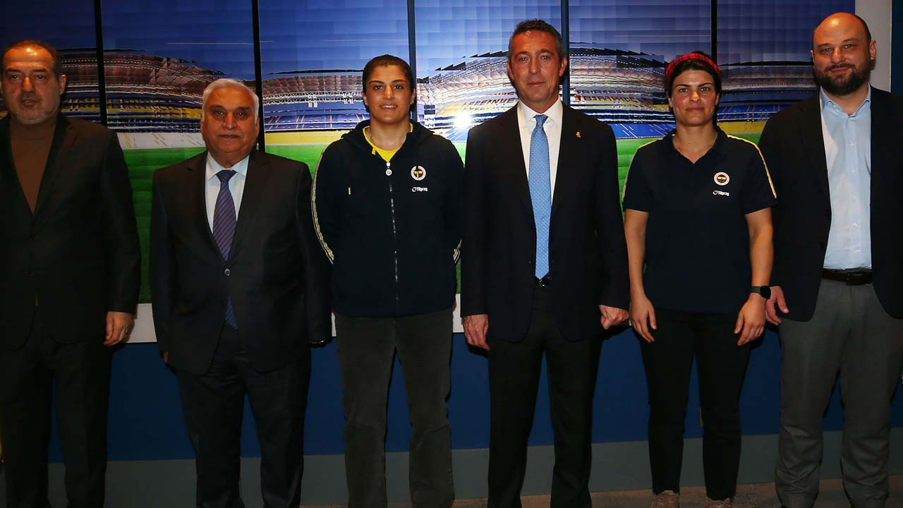 Fenerbahçe yeni transferini resmen açıkladı! Trabzonspor'dan ayrılmıştı: Busenaz Sürmeneli