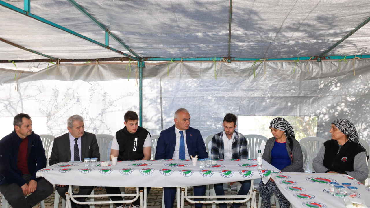 Bakan Ersoy'dan sağanakta ölen sürücünün ailesine taziye ziyareti