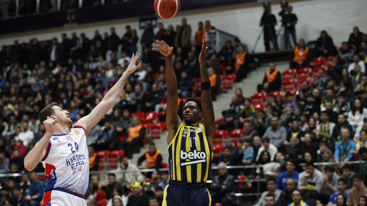 Türkiye Kupası'nda Anadolu Efes'i deviren Fenerbahçe Beko şampiyon oldu