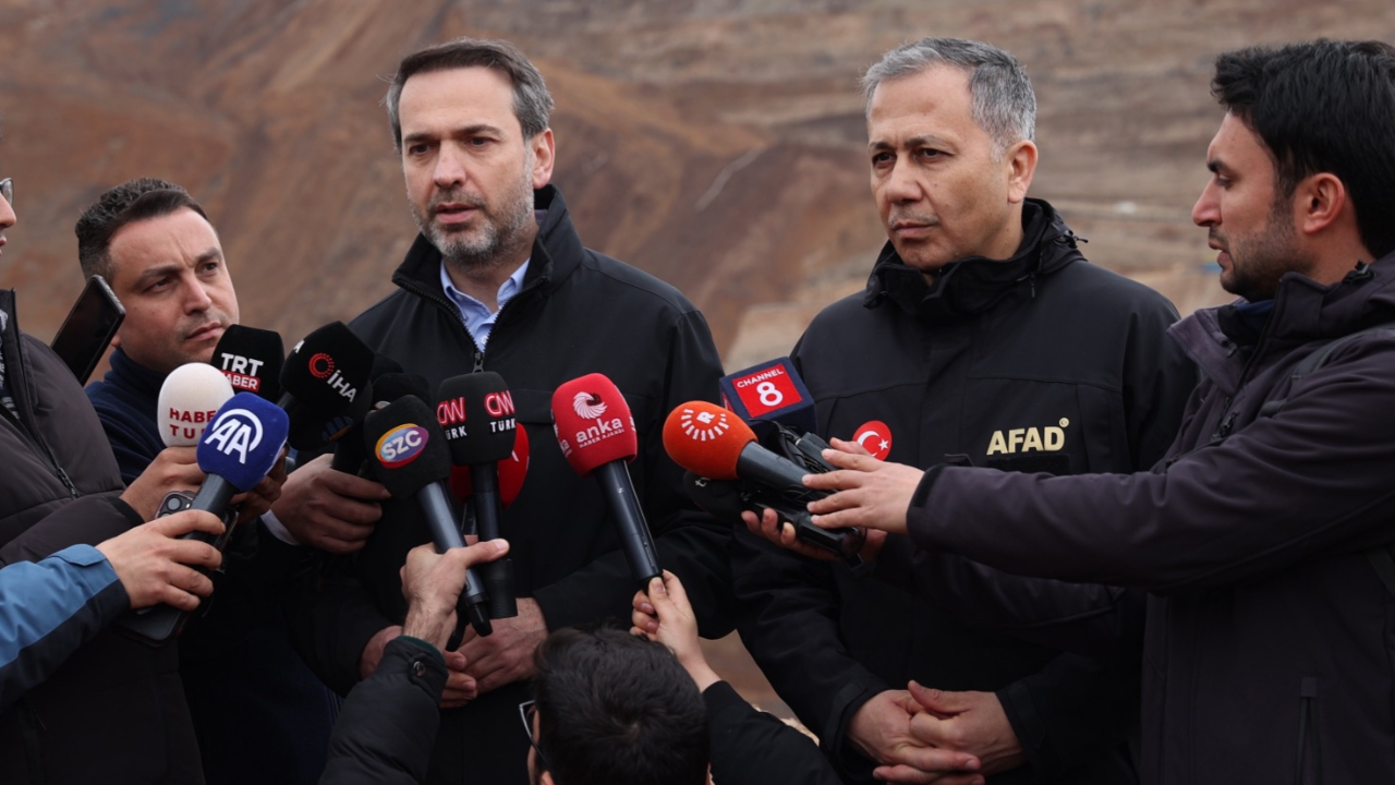 Erzincan'da son durum! Bakan Bayraktar: "Hem suda hem toprakta sağlığa zararlı bir durum yok"