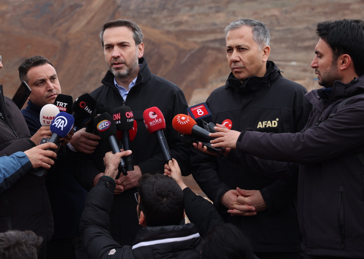 Erzincan'da son durum! Bakan Bayraktar: "Hem suda hem toprakta sağlığa zararlı bir durum yok"