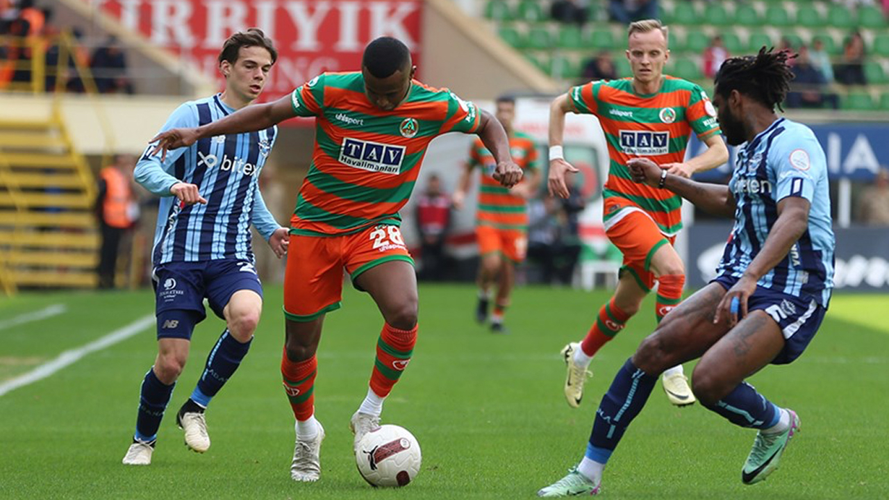 Nefesleri kesen maçta Alanyaspor ile Adana Demirspor yenişemedi