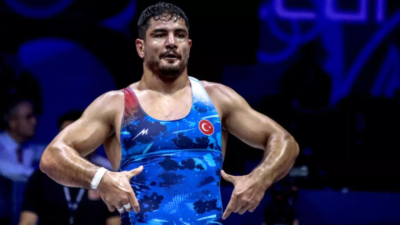 Milli güreşçi Taha Akgül 11. kez Avrupa şampiyonu oldu!