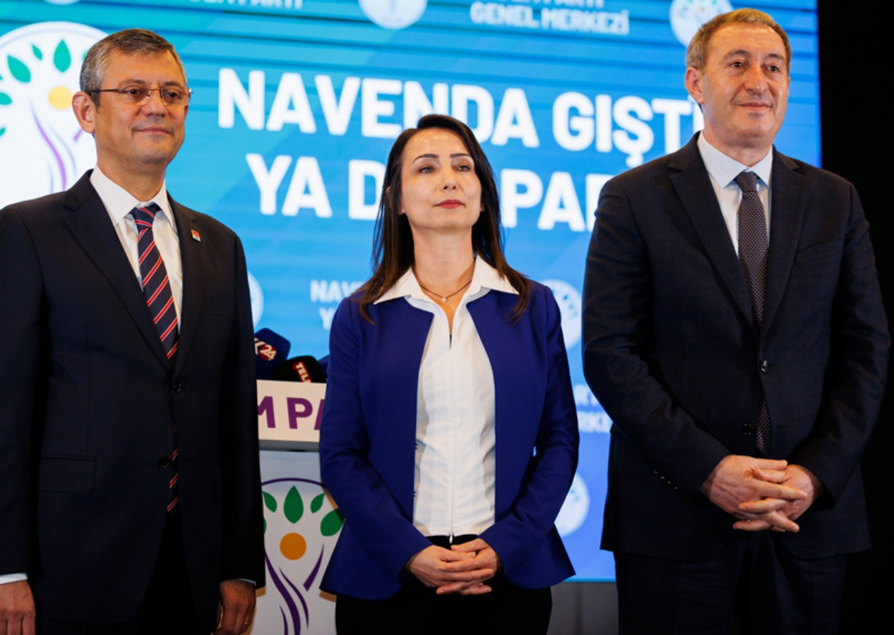 CHP, DEM'lilere kendi kontenjanından yer açıyor... 20 DEM'li CHP listelerinden İBB Meclisi'ne girecek!