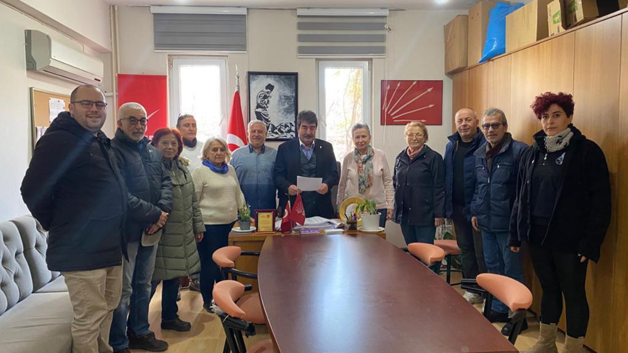 CHP Foça yönetimi istifa etti