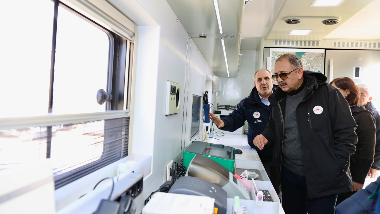 Bakan Özhaseki İliç'teki madende laboratuvarlarda inceleme yaptı