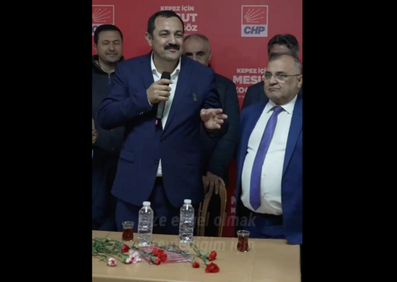 AK Parti Kepez Belediye Başkan adayı Rıza Sümer'den CHP'li rakibine karanfil... "Kampanya dediğin böyle olacak"