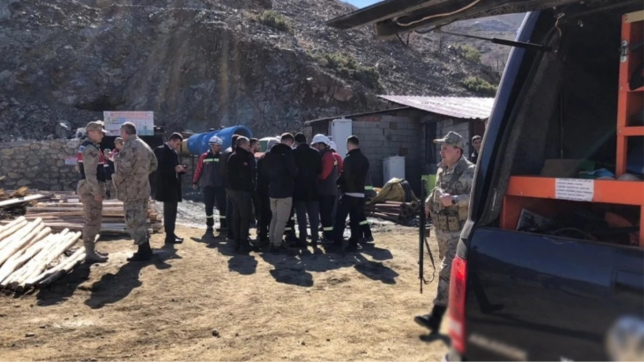 Elazığ'daki maden ocağında göçük! Tüm işçiler kurtarıldı...
