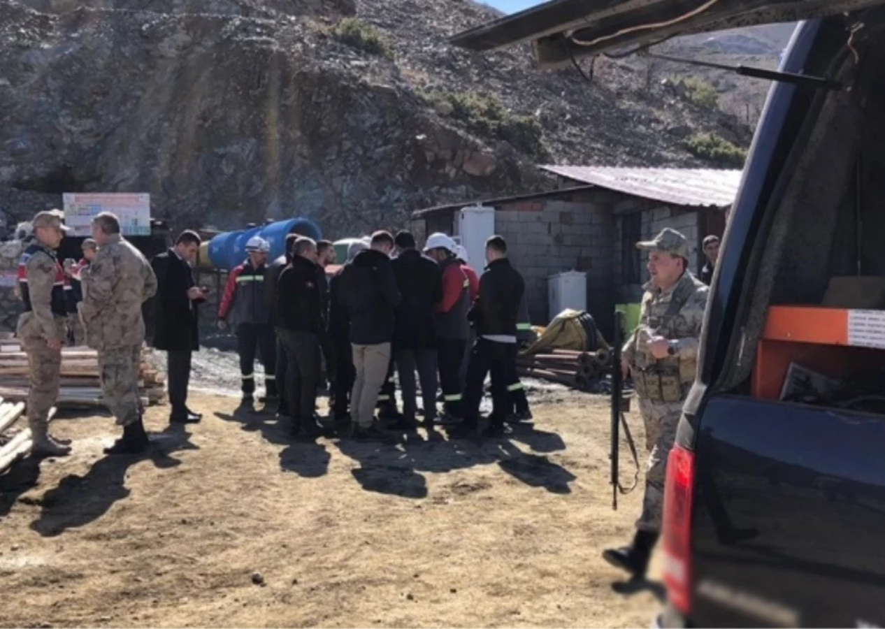 Elazığ'daki maden ocağında göçük! Tüm işçiler kurtarıldı...