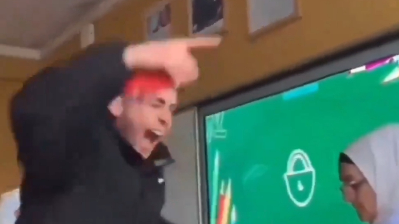 TikTok videosu için öğretmene büyük saygısızlık! İzmirli öğrencilerin tepki çeken görüntüsü