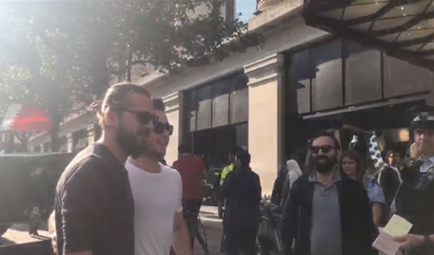 Diriliş'in Ertuğrul Gazisi Engin Altan Düzyatan'a Londra'da büyük ilgi...