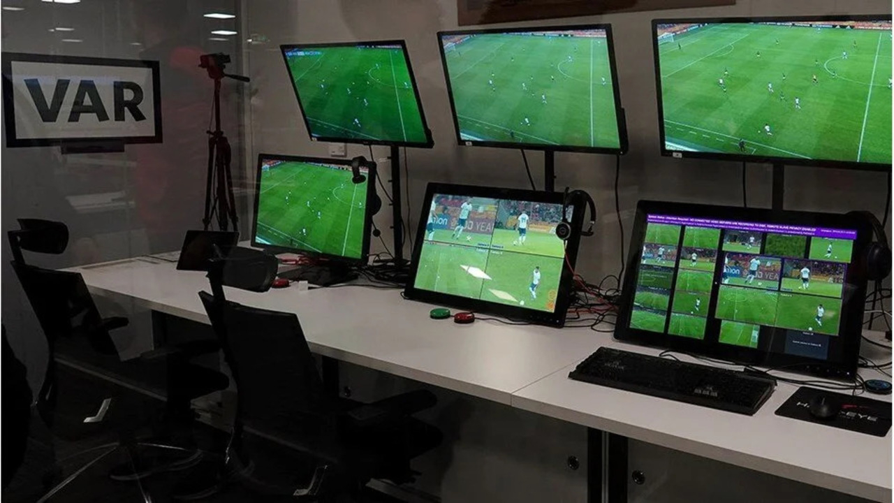 TFF, Fenerbahçe ve Galatasaray maçlarındaki VAR kayıtlarını açıkladı! İşte hakemlerim karar anı...