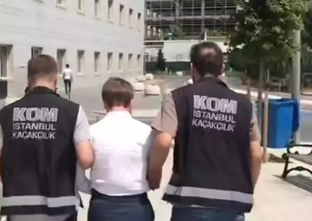 İstanbul'da Emniyet ve MİT'ten FETÖ operasyonu! Hücre evlerine baskın yapıldı, 7 şüpheli gözaltında!