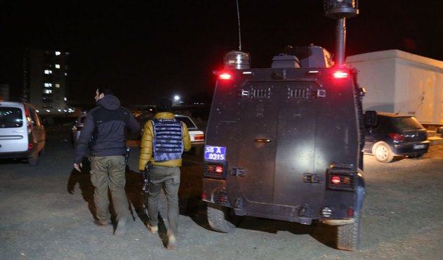 Siirt'te zırhlı araca hain saldırı