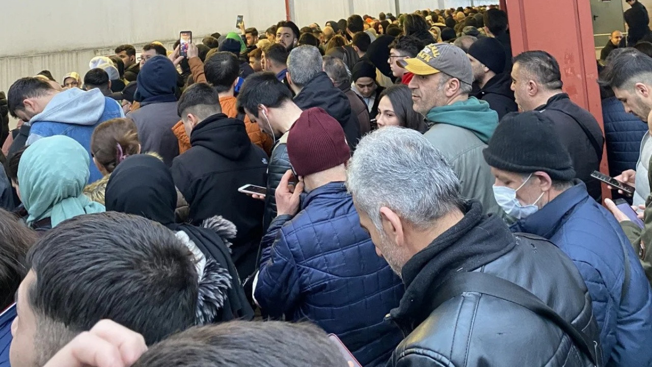 Yenikapı-Kirazlı metro hattında arıza! İstanbullular isyan etti...