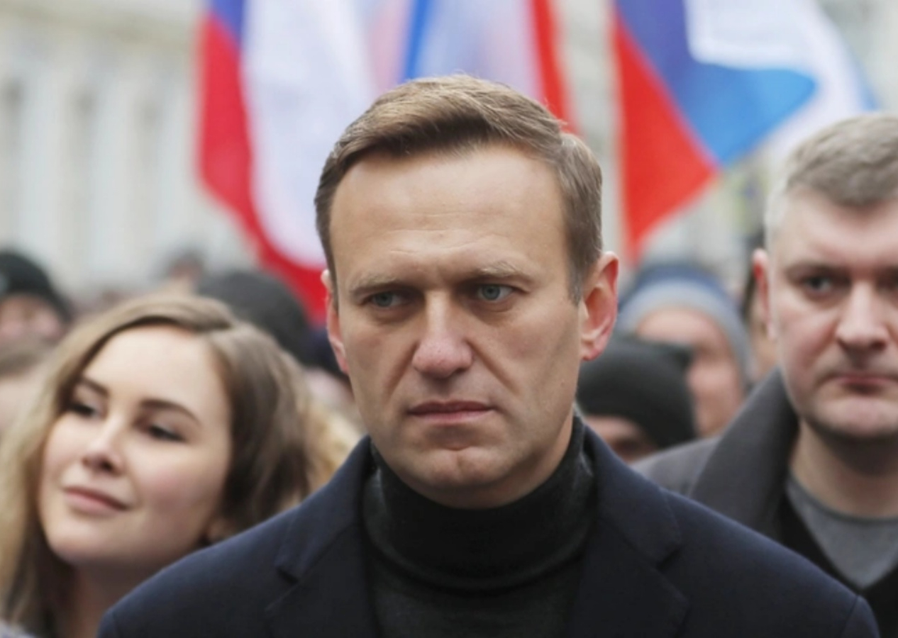 Cezaevinde ölen Rus muhalif lider Navalny, son yolculuğuna uğurlandı! İşte cenazeden görüntüler