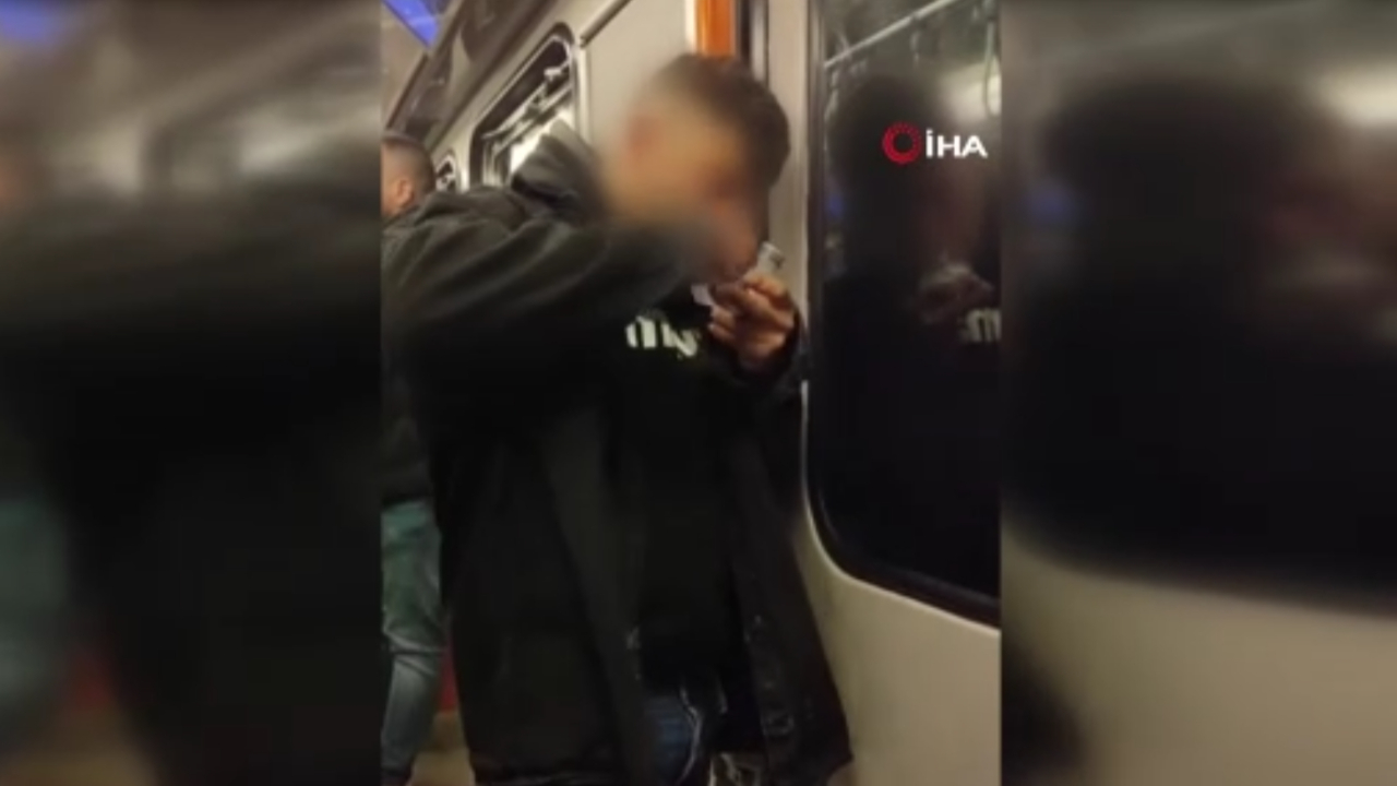 İstanbul'da hayrete düşüren olay: Metroda kimseye aldırış etmeden uyuşturucu kullandı!