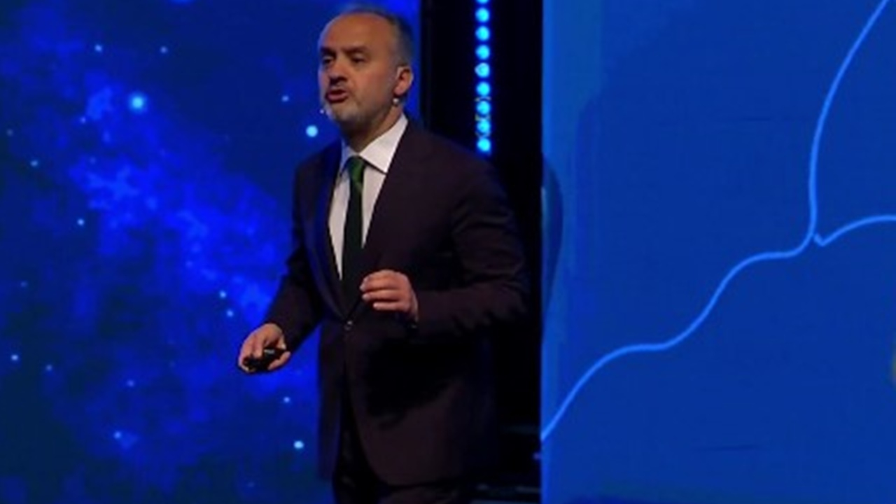 Bursa Büyükşehir Belediye Başkanı Alinur Aktaş'tan gençlere ve emeklilere müjde!