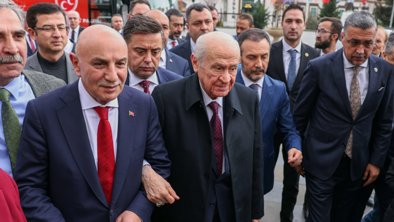 Bahçeli'den Turgut Altınok'a destek
