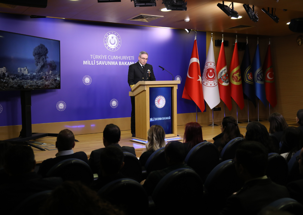 MSB'den ABD'nin skandal ziyaretine tepki: Terörle mücadele teröristlerle yapılmaz