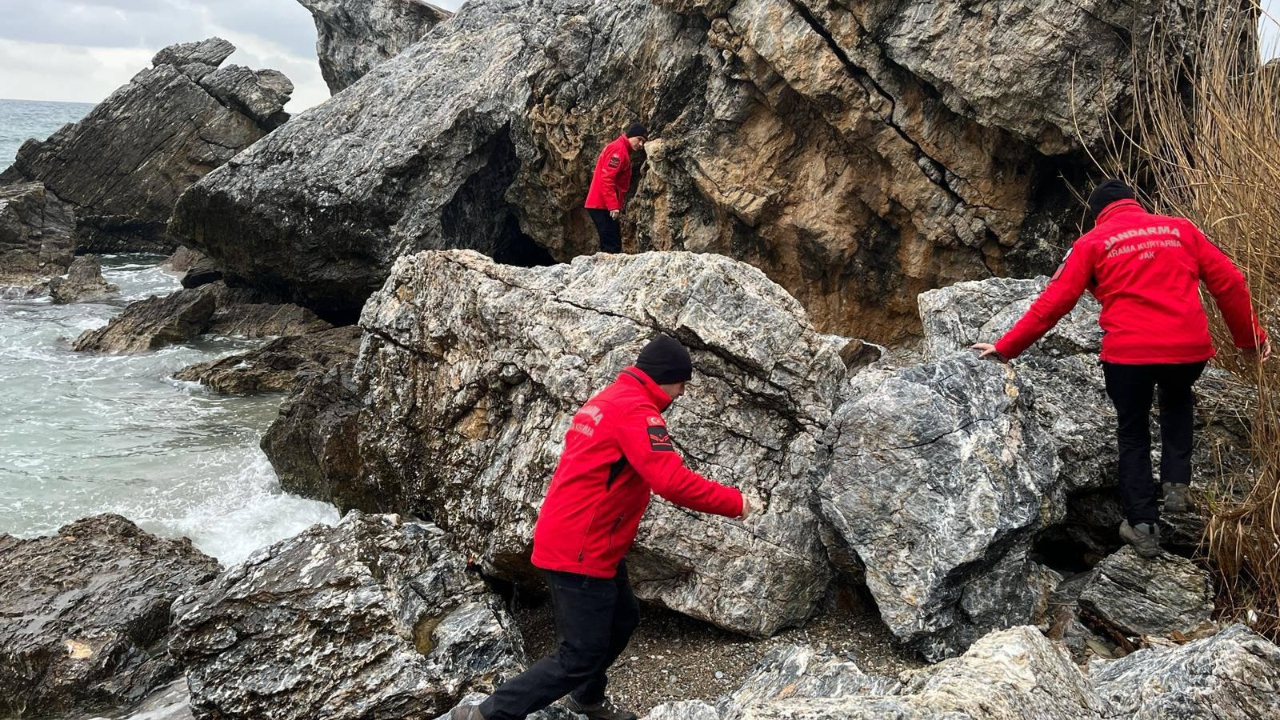 İmralı Adası açıklarında bulunan ceset, batan 'BATUHAN A' isimli geminin sahibine ait çıktı