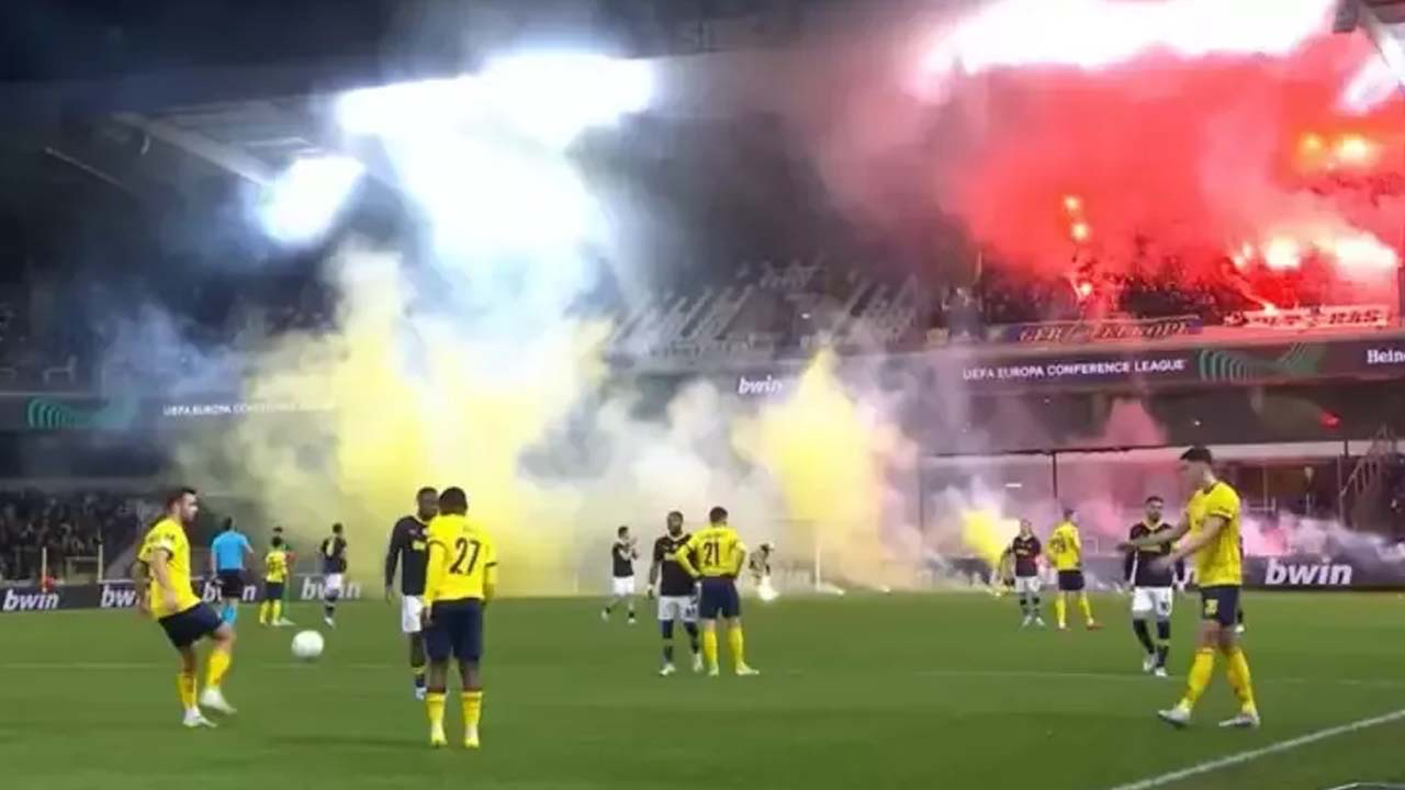 Fenerbahçe'de taraftarın meşale şovu pahalıya mal olacak! UEFA'nın vereceği ceza belli oldu
