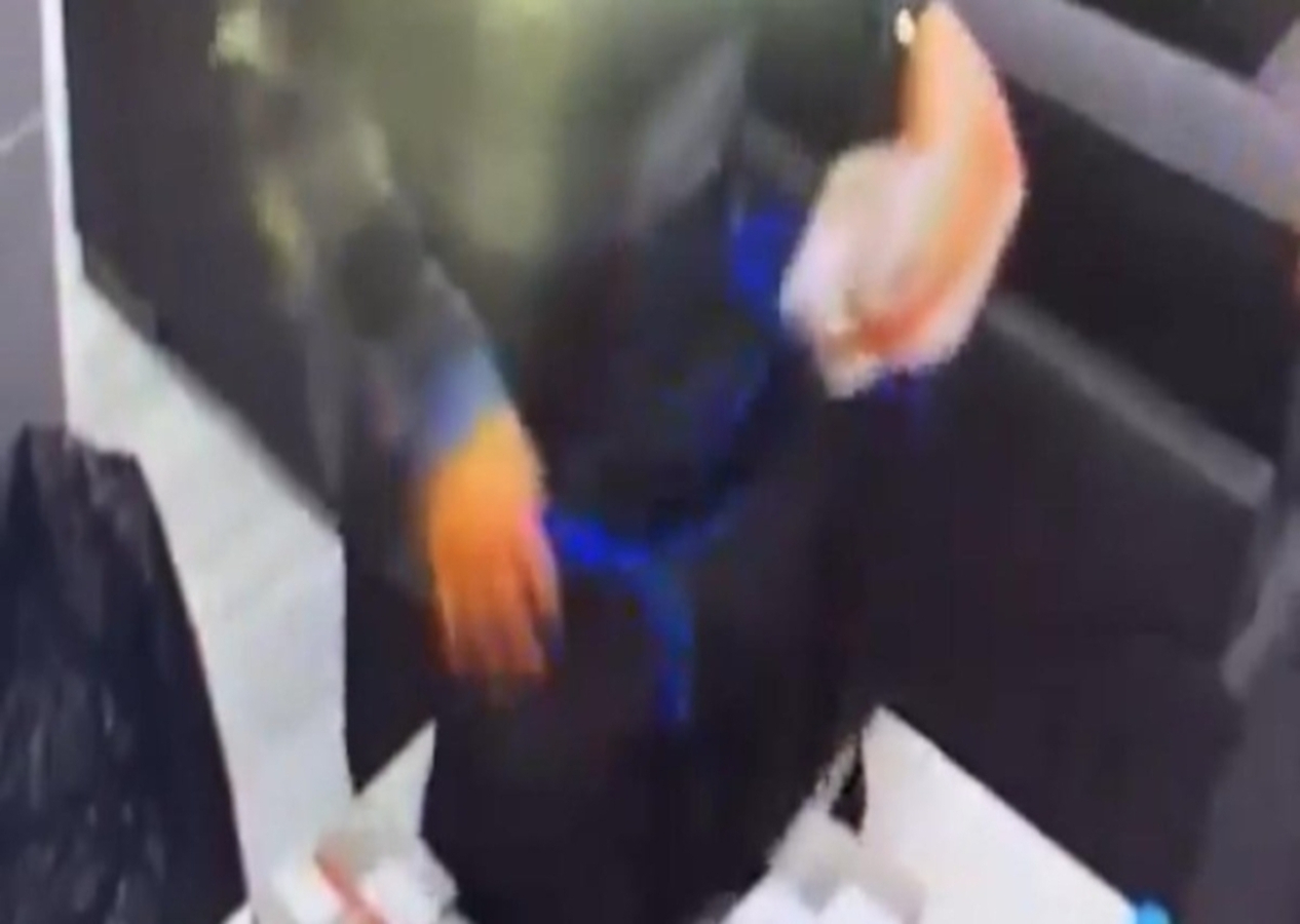 Ekrem İmamoğlu'nun danışmanı, deste deste para sayarken görüntülendiği iddia edildi!