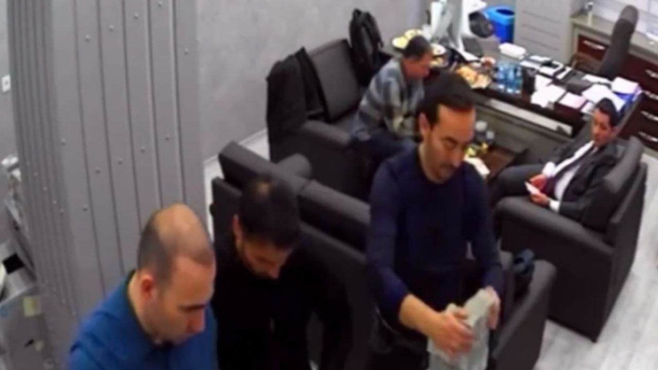 CHP'deki balya balya para sayma skandalında sıcak gelişme: 2 kişi adliyeye gitti!
