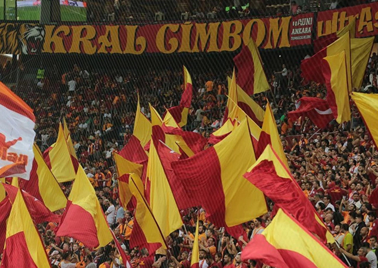 Galatasaray'dan Fenerbahçe maçıyla ilgili flaş açıklama: "Skandal kararlarla maçı bir taraftan alarak diğer tarafa veren bu hakem"