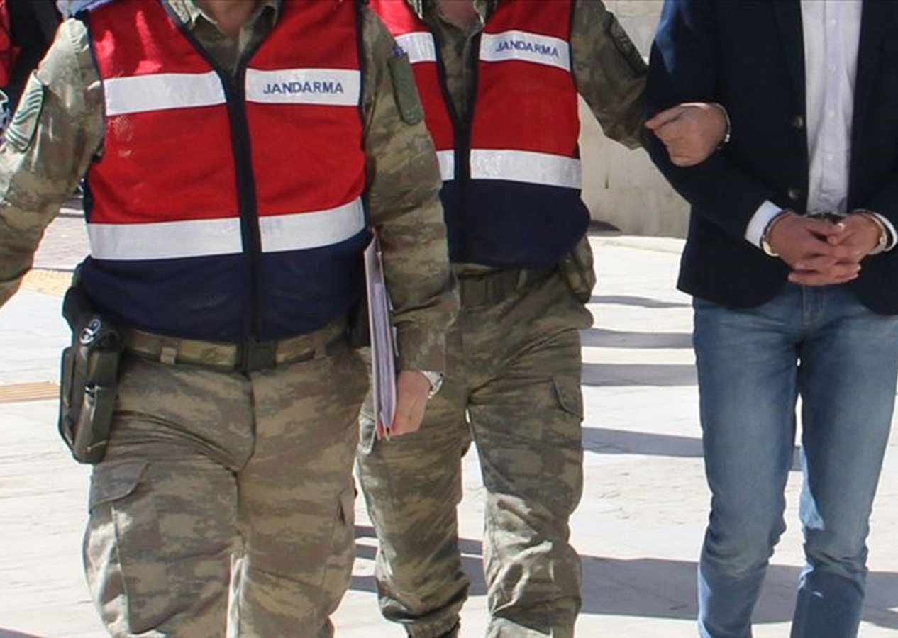 Manisa merkezli 7 ilde MAHZEN-11 Operasyonu! 3 ayrı organize suç örgütü çökertildi! Elebaşlarının da aralarında olduğu 18 şüpheli yakalandı