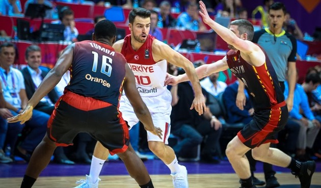12 Dev Adam son 16'da!