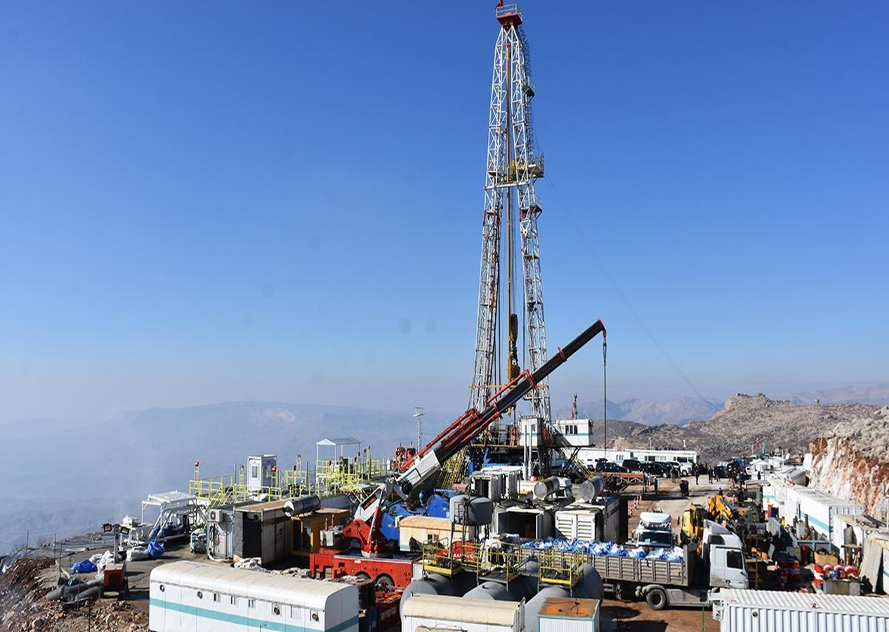 10 sondaj kuyusu için düğmeye basıldı. Türkiye'de yeni petrol heyecanı!