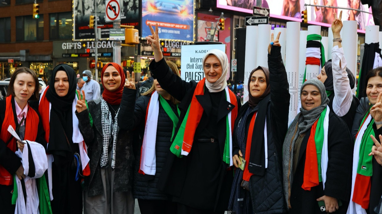 KADEM, New York Times Meydanı'nda Filistinli cesur kadınların sesini dünyaya haykırdı!