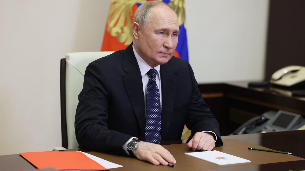 Rusya Devlet Başkanı Putin devlet başkanı seçiminde oy kullandı