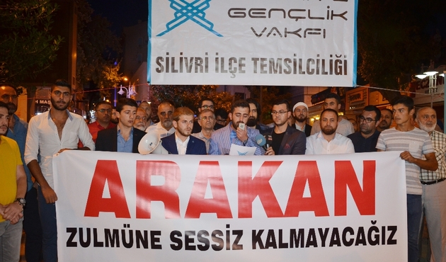 Arakan katliamını protesto eden gruba 2 kadından hakaret!